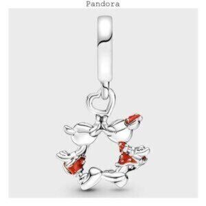 Pandora Disney Mickey Mouse & Minnie Mouse Kissing Charm